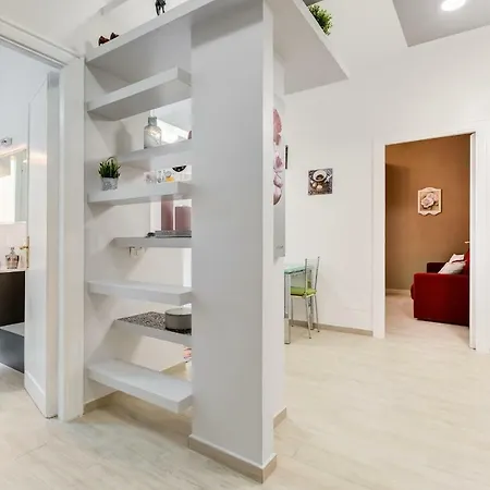Bright For 5, 2 Bathrooms 로마