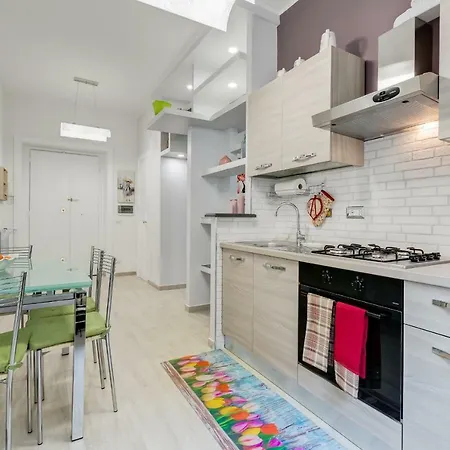 Bright For 5, 2 Bathrooms 아파트 *