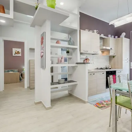 Bright For 5, 2 Bathrooms 아파트